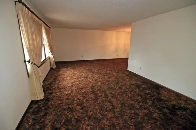 $190,000 | 635 Quail Drive, Newton, KS 67114