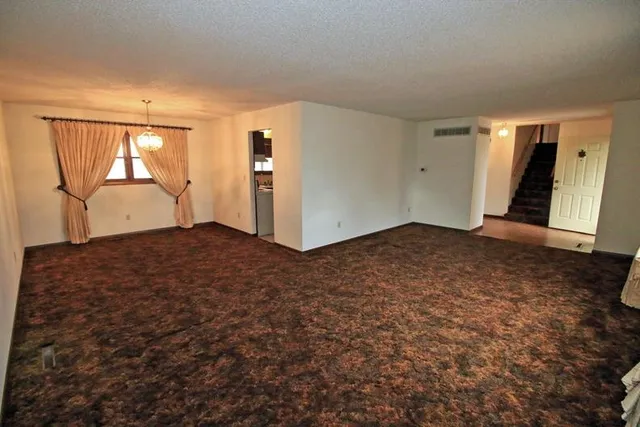 $190,000 | 635 Quail Drive, Newton, KS 67114