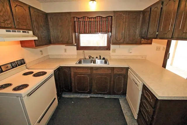 $190,000 | 635 Quail Drive, Newton, KS 67114