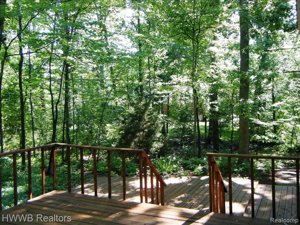 4430 Patrick Road West Bloomfield, MI 48322 - Photo 11 of 14 pics 024
