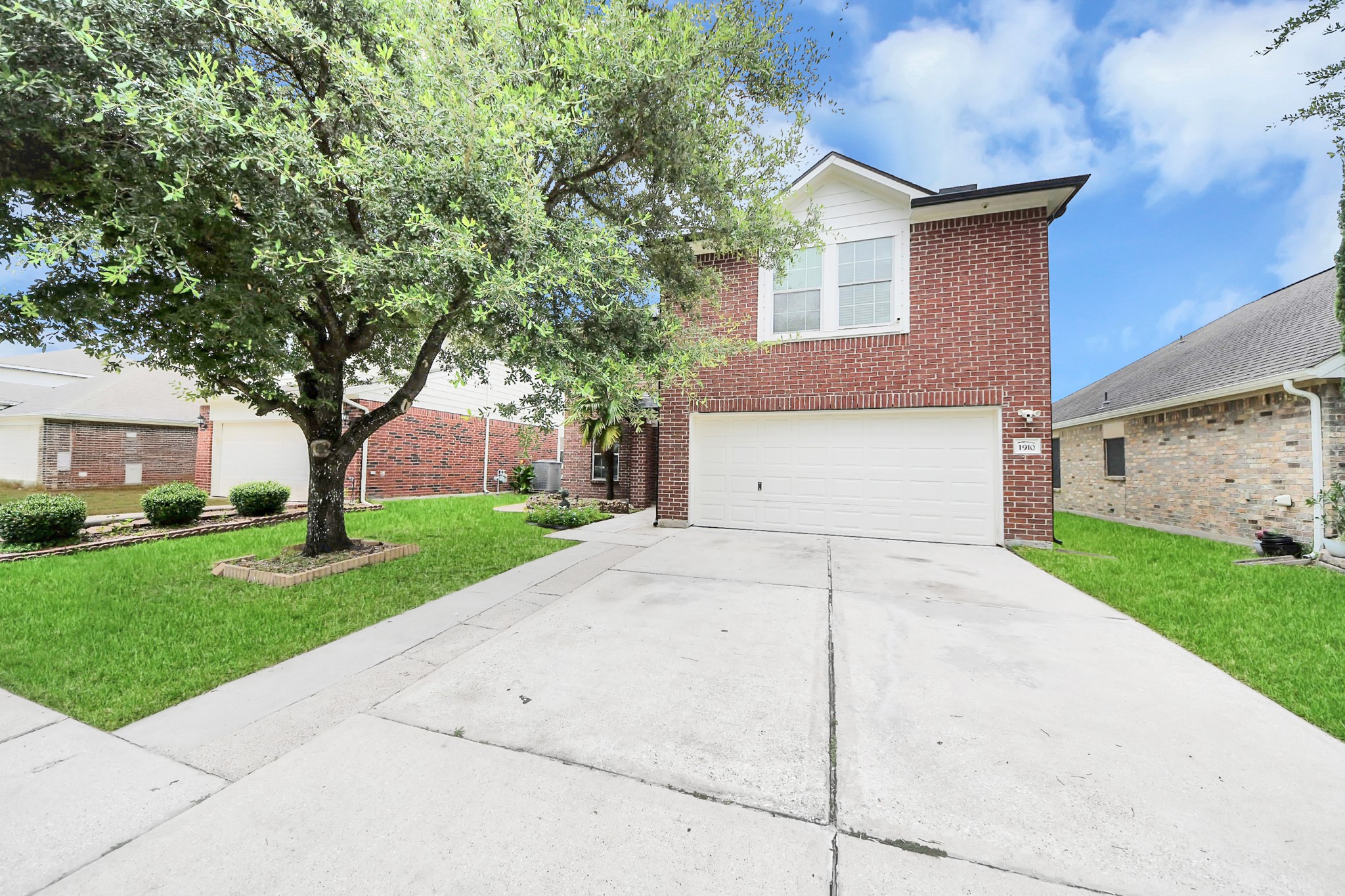 1910 Fallow Lane Houston, TX 77049 - Photo 2 of 25