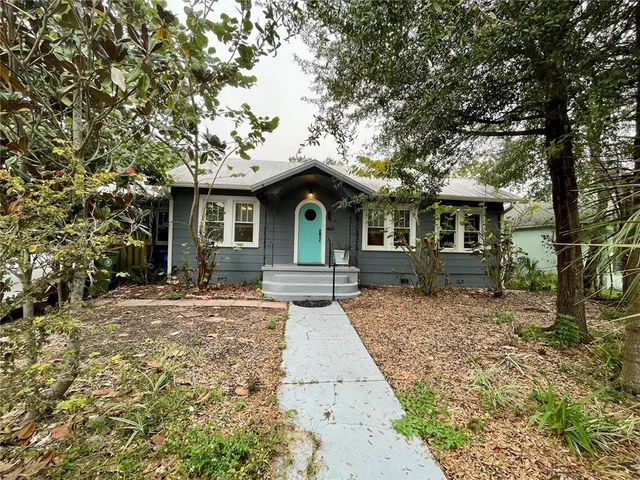 $2,400 | 2120 8th Avenue West, Bradenton, FL 34205