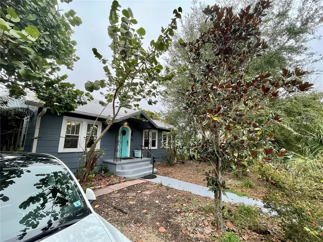 $2,400 | 2120 8th Avenue West, Bradenton, FL 34205