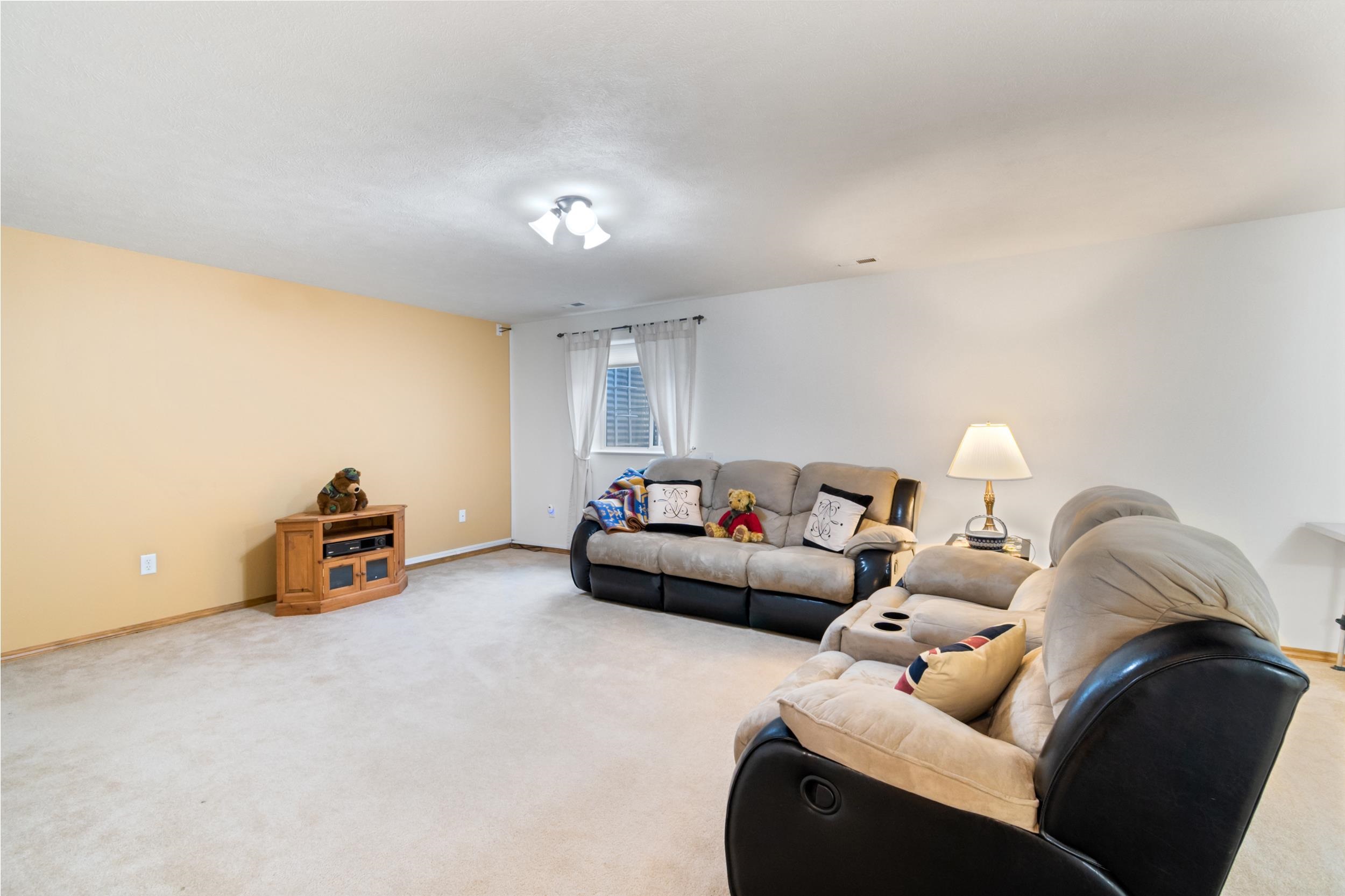 801 East Huron Drive Spokane, WA 99208 - Photo 25 of 50