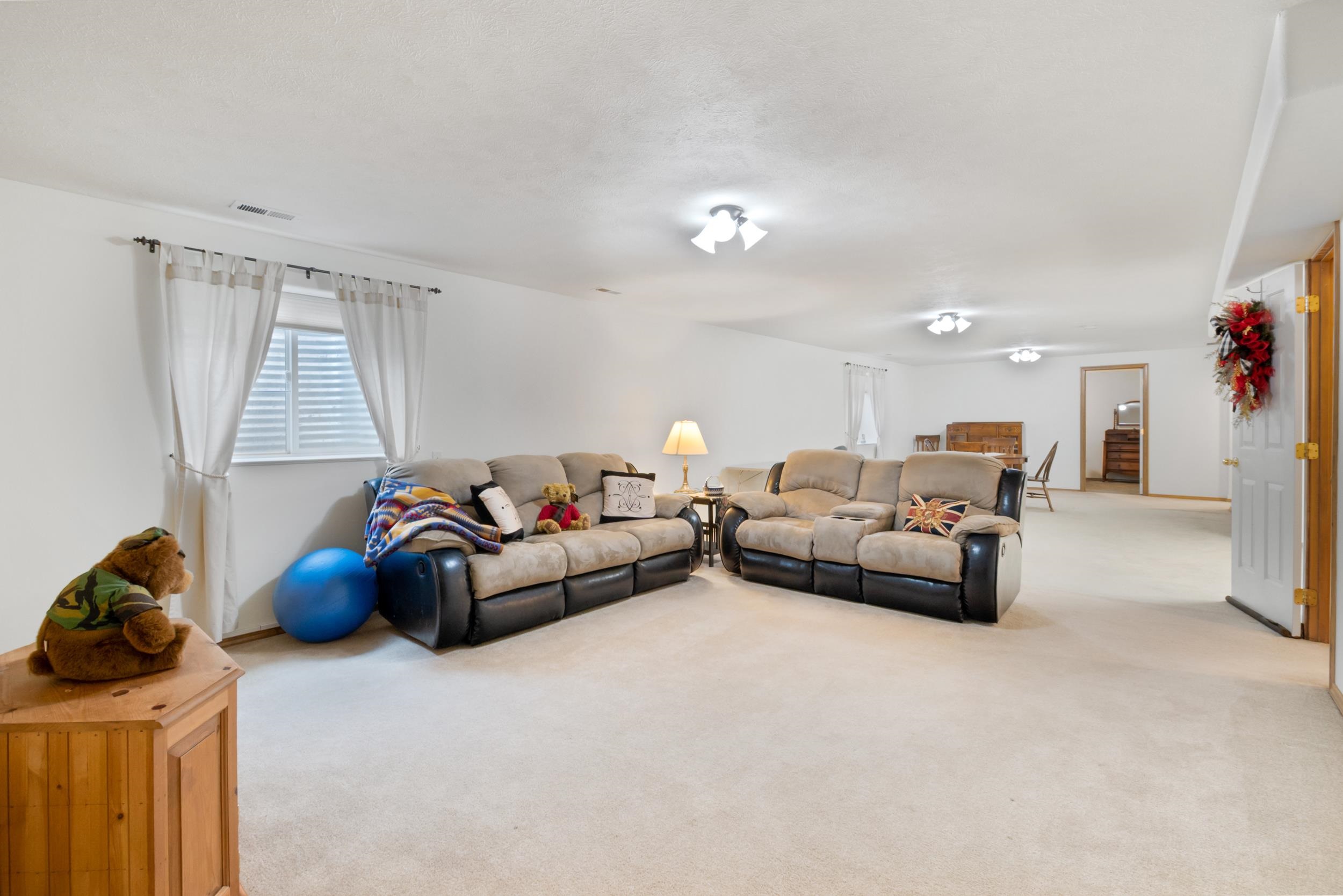 801 East Huron Drive Spokane, WA 99208 - Photo 27 of 50