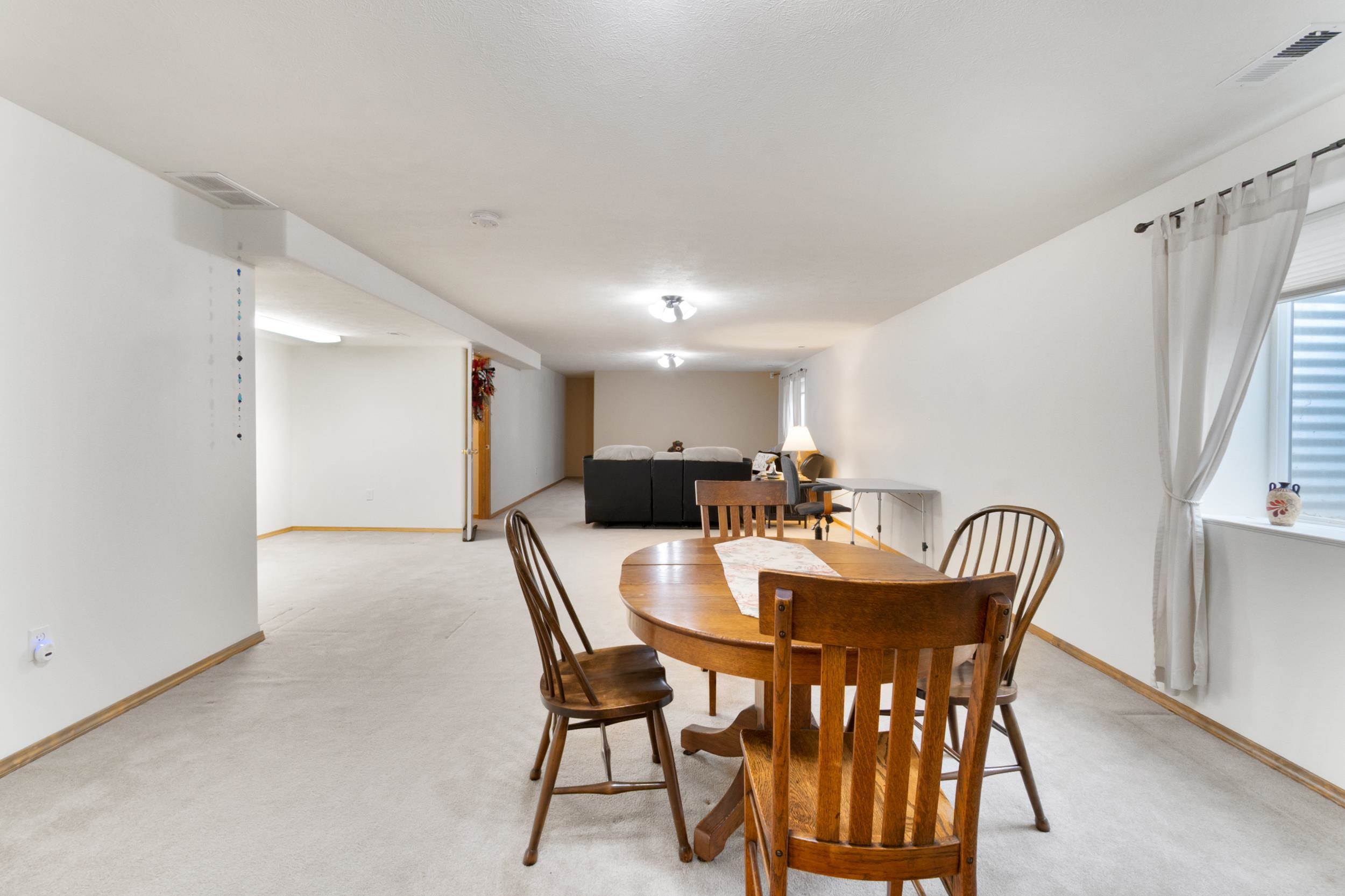 801 East Huron Drive Spokane, WA 99208 - Photo 37 of 50