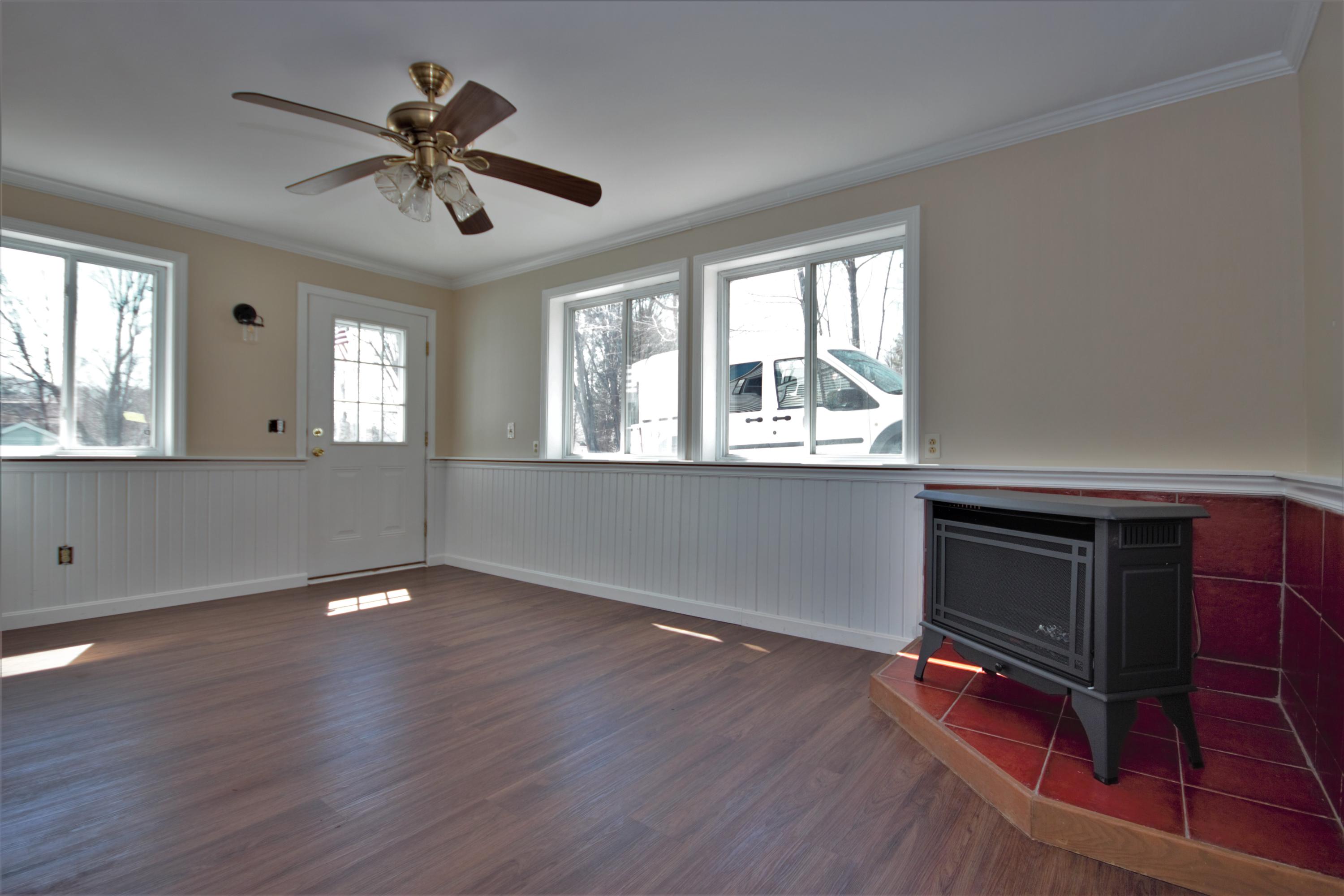 22 Rock Street Bangor, ME 04401 - Photo 7 of 40 6
