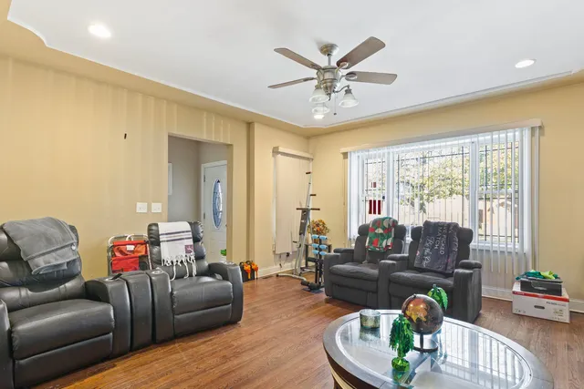 $230,000 | 1727 East 83rd Place, Chicago, IL 60617