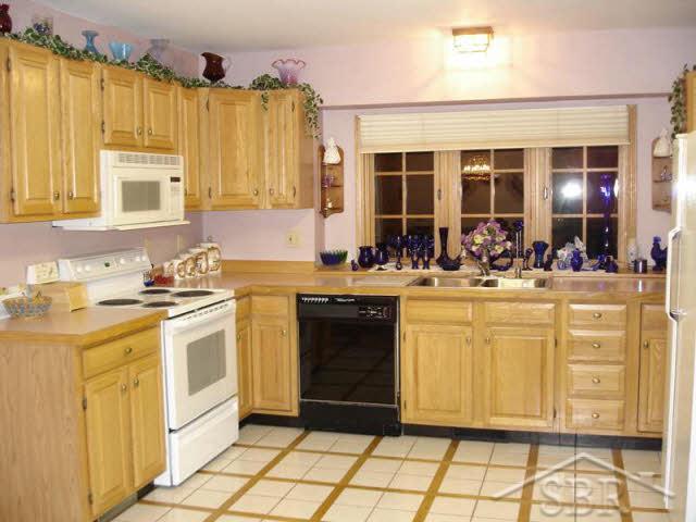 8215 North River Road Freeland, MI 48623 - Photo 8 of 8 20041568-8.JPG