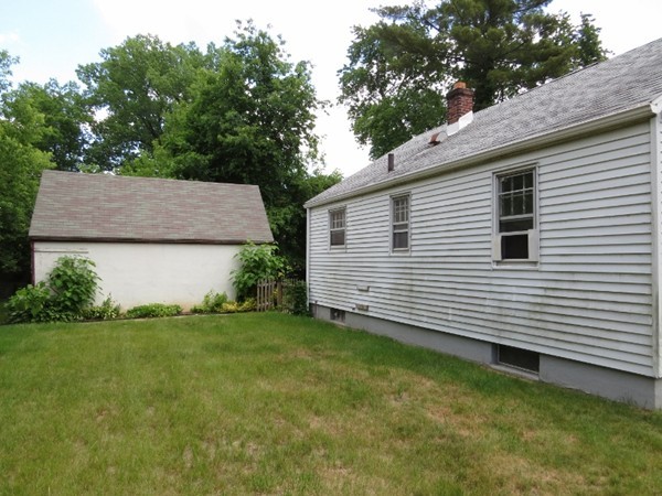 36 Lawn Street Springfield, MA 01108 - Photo 11 of 15