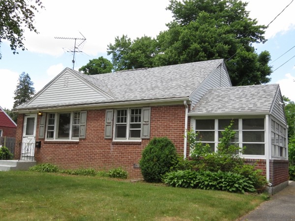36 Lawn Street Springfield, MA 01108 - Photo 6 of 15