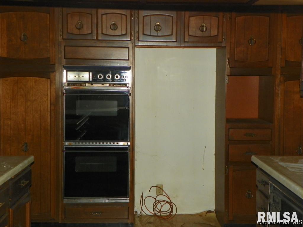 1639 Sandusky Road Jacksonville, IL 62650 - Photo 12 of 24