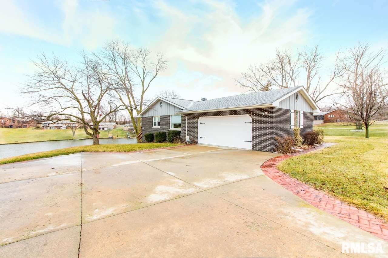305 Pine Ridge Drive Washington, IL 61571 - Photo 2 of 36 Gallery Image 2