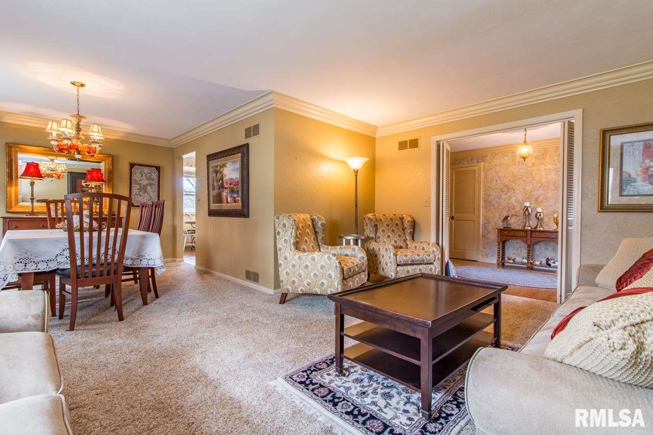 305 Pine Ridge Drive Washington, IL 61571 - Photo 11 of 36 Gallery Image 11