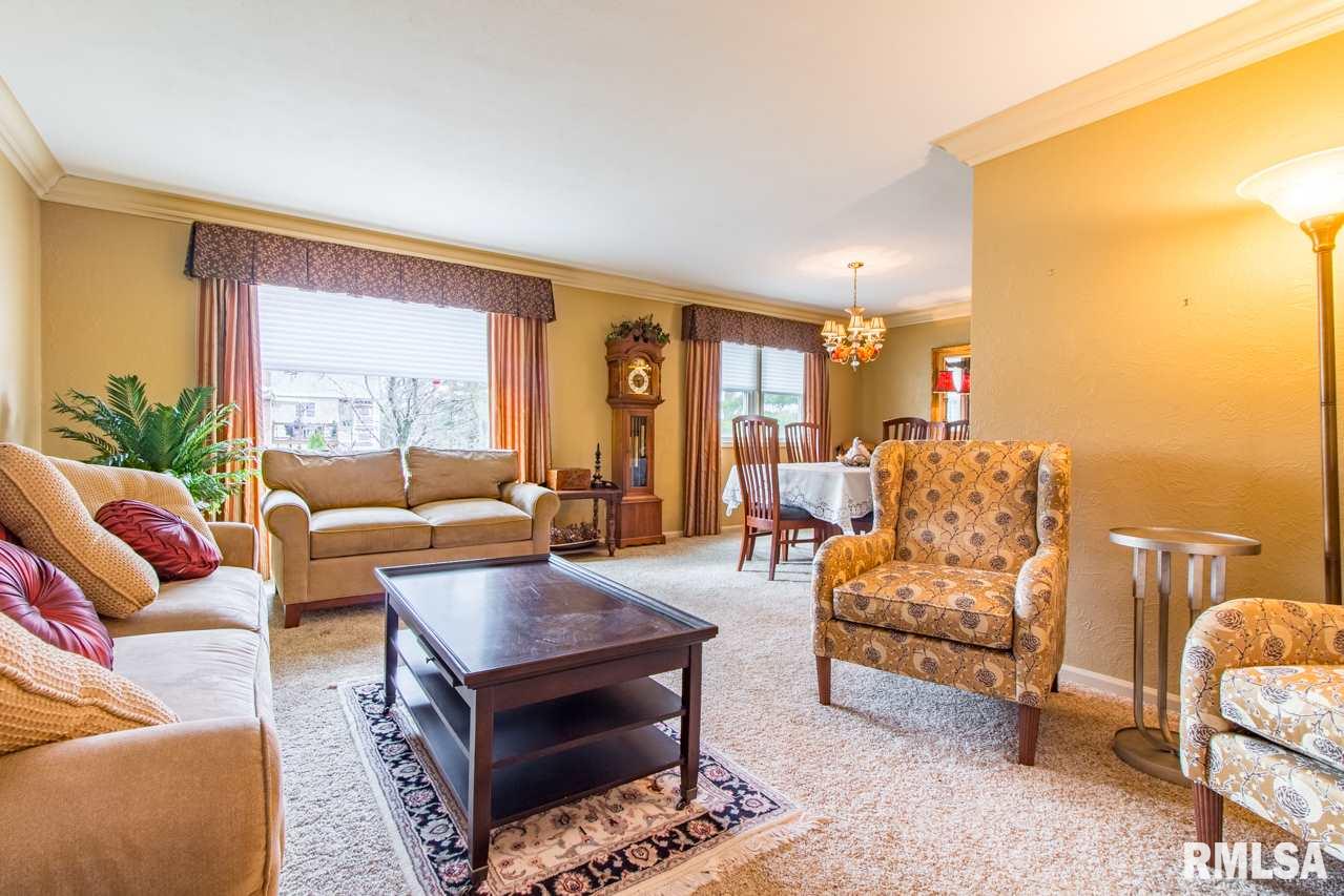305 Pine Ridge Drive Washington, IL 61571 - Photo 10 of 36 Gallery Image 10