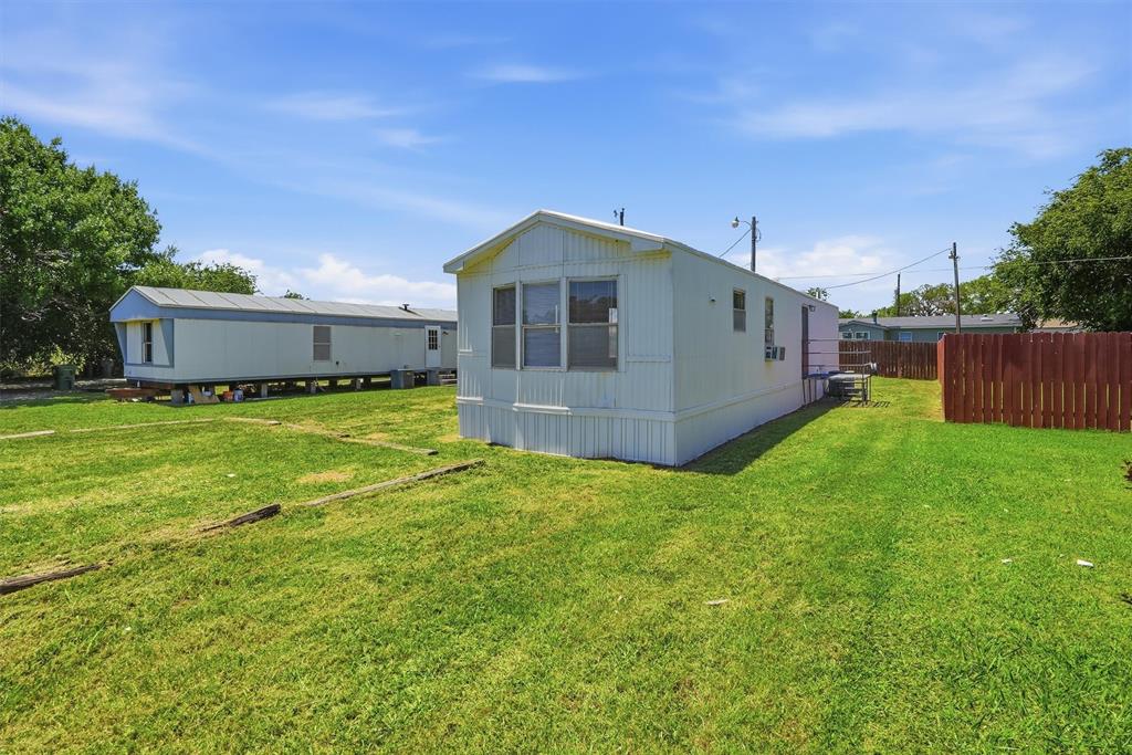 902 Flamingo Road Granbury, TX 76049 - Photo 24 of 27