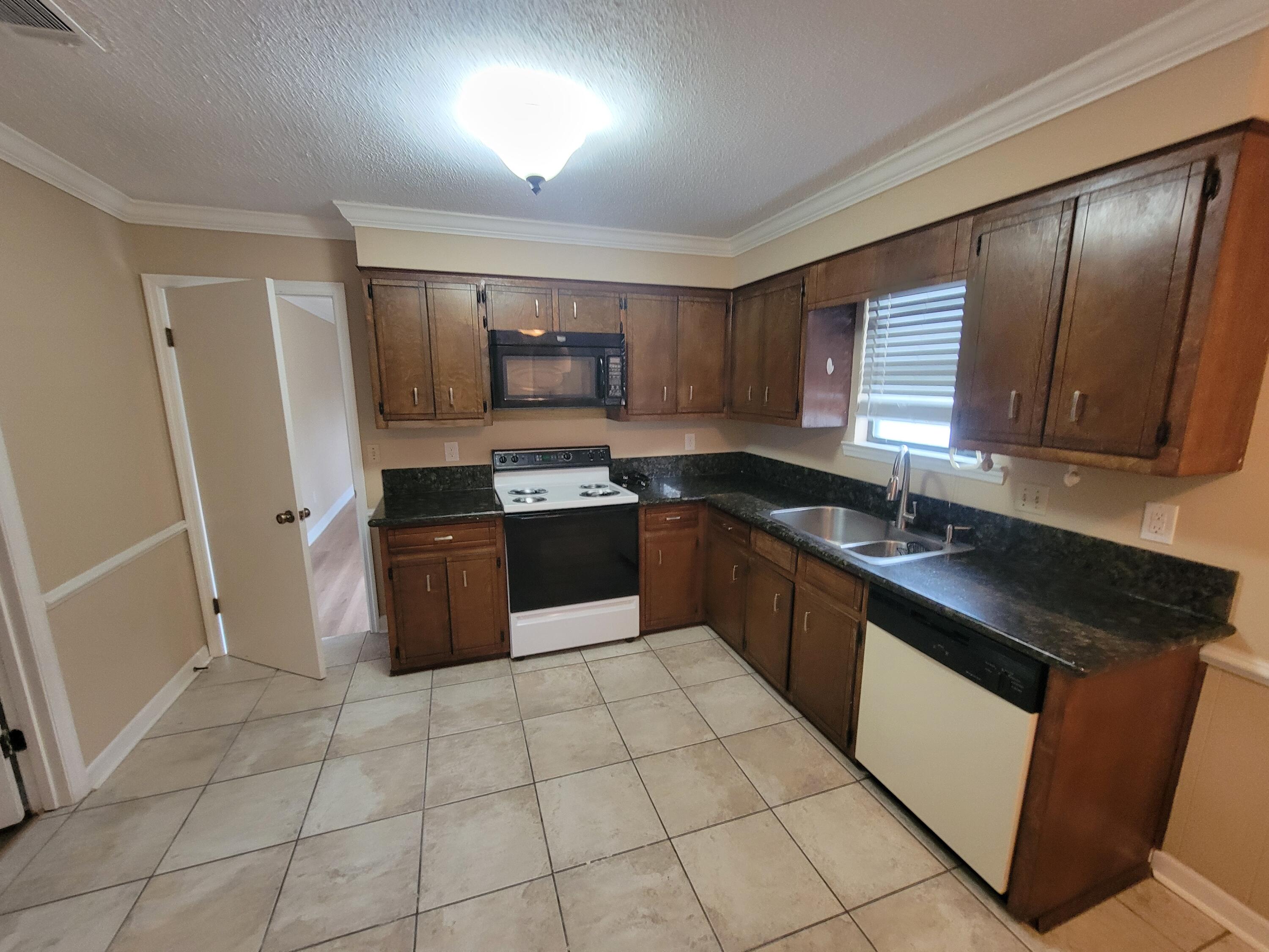 117 Glenora Court Martinez, GA 30907 - Photo 11 of 28 20251030_130226