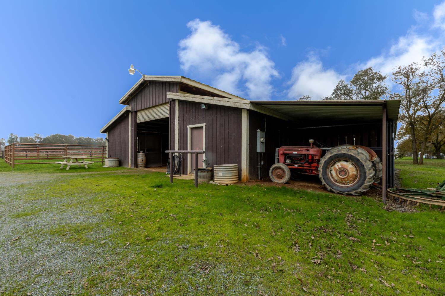8720 Tavernor Road Wilton, CA 95693 - Photo 50 of 83 a front view of a house with garden