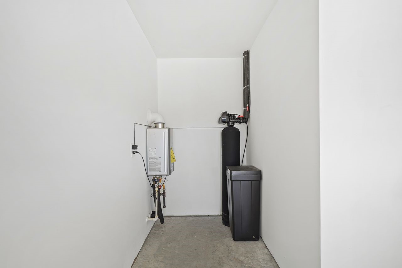 7502 Fierce Friesian Lane Rosharon, TX 77583 - Photo 16 of 21 a view of a room with door
