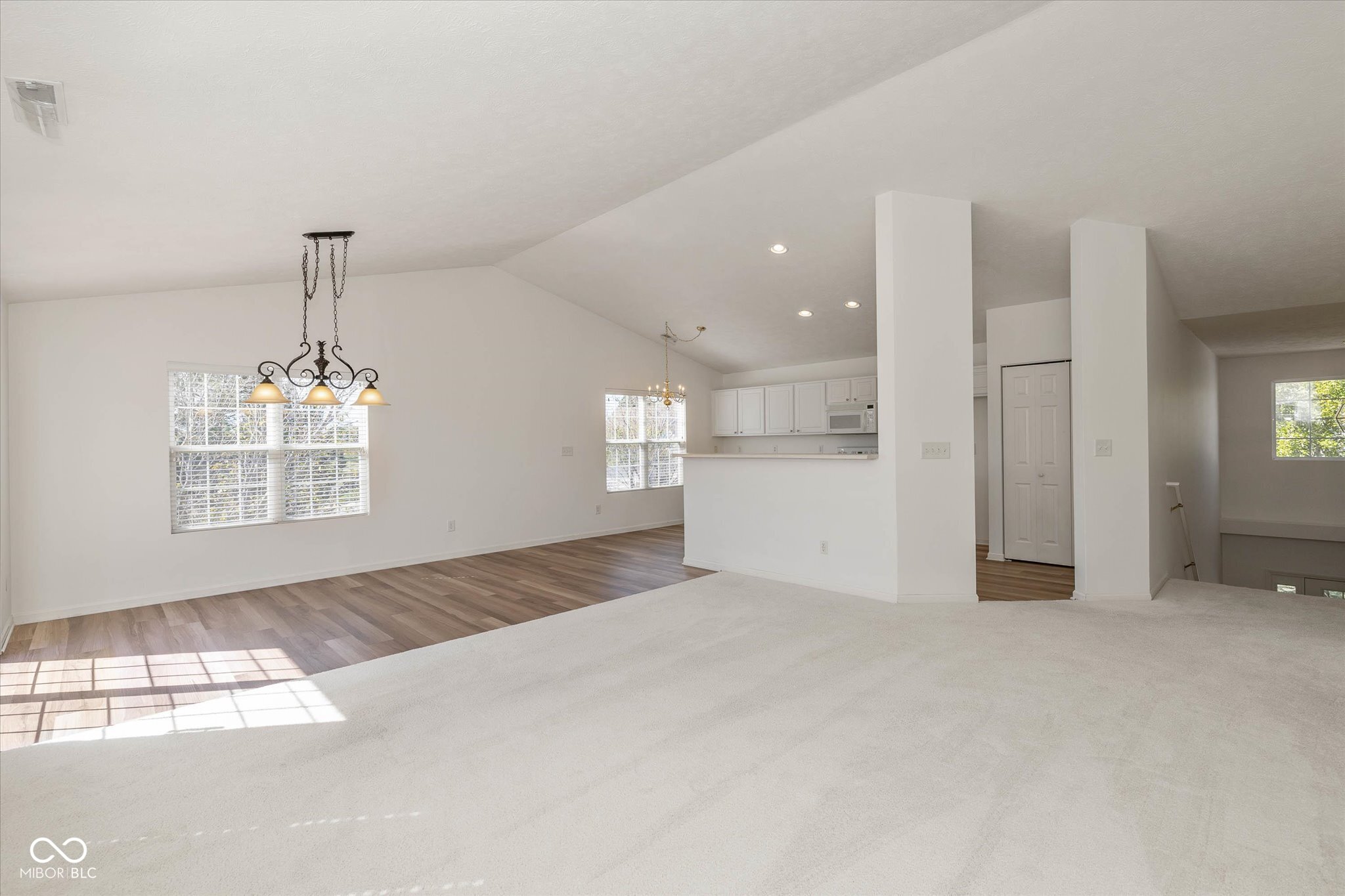 16923 Mapleton Place Westfield, IN 46074 - Photo 5 of 25 Gallery Image 5
