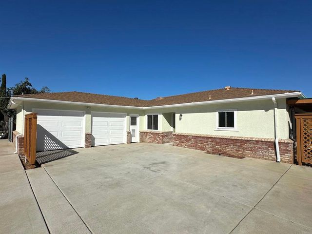 $959,900 | 2445 South Stage Coach Lane, Fallbrook, CA 92028