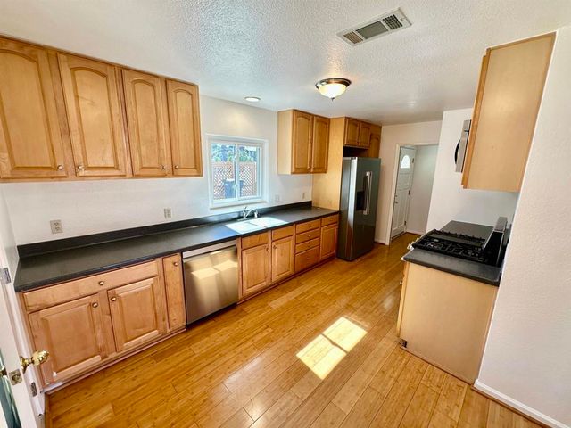 $959,900 | 2445 South Stage Coach Lane, Fallbrook, CA 92028