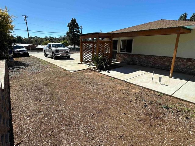 $959,900 | 2445 South Stage Coach Lane, Fallbrook, CA 92028