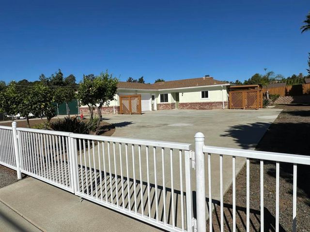 $959,900 | 2445 South Stage Coach Lane, Fallbrook, CA 92028