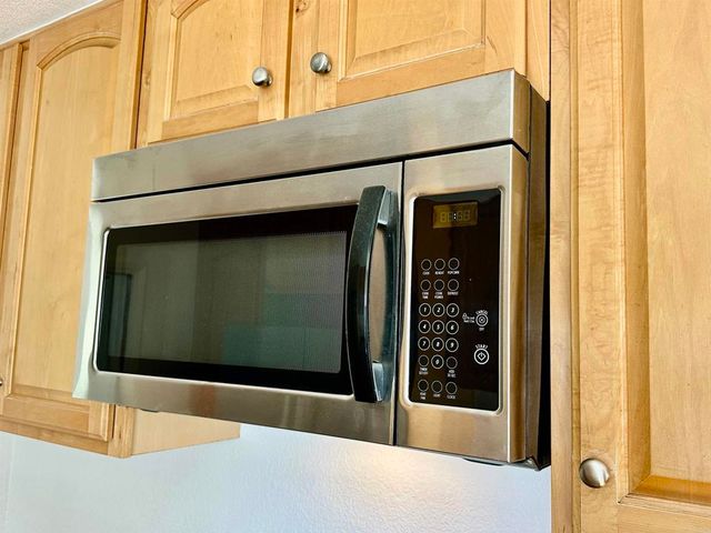 $959,900 | 2445 South Stage Coach Lane, Fallbrook, CA 92028