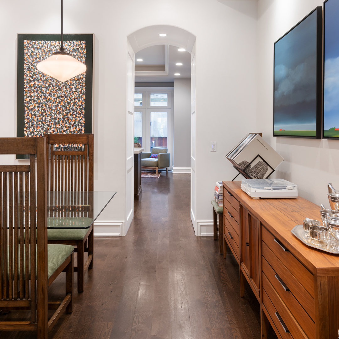 41 East Elm Street Chicago, IL 60611 - Photo 11 of 50 an entryway with wooden floor and windows