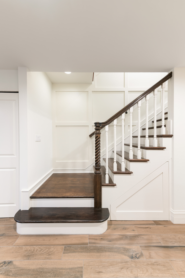 41 East Elm Street Chicago, IL 60611 - Photo 42 of 50 a view of entryway