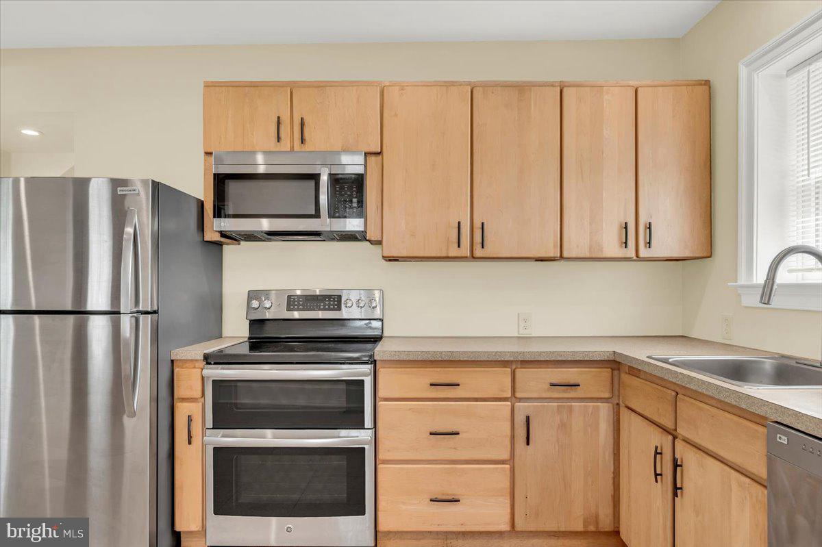 301 Boxwood Road Wilmington, DE 19804 - Photo 11 of 50 1st Floor 2-Bedroom Apt - Kitchen