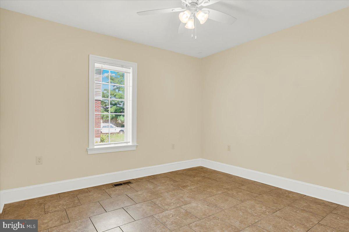 301 Boxwood Road Wilmington, DE 19804 - Photo 17 of 50 1st Floor 2-Bedroom Apt - Bedroom 1