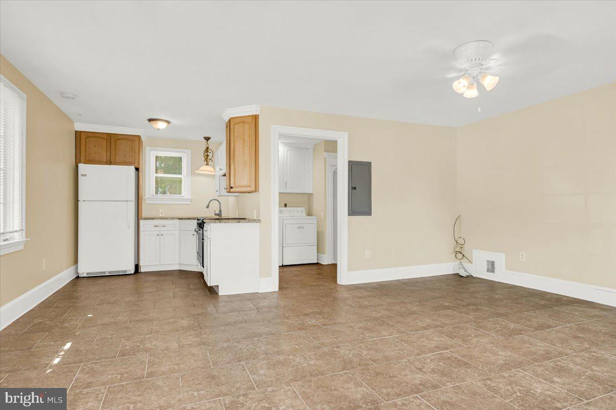 301 Boxwood Road Wilmington, DE 19804 - Photo 21 of 50 1st Floor Bonus Room with Full Bath
