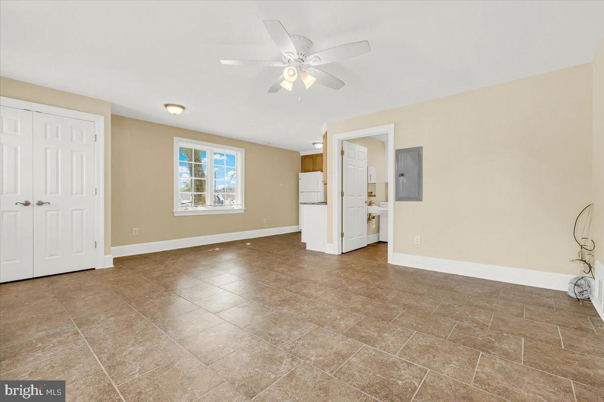 301 Boxwood Road Wilmington, DE 19804 - Photo 23 of 50 1st Floor Bonus Room with Full Bath