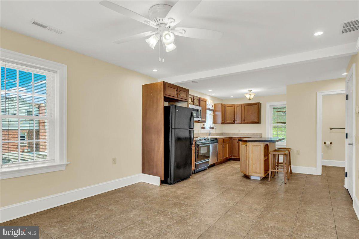 301 Boxwood Road Wilmington, DE 19804 - Photo 32 of 50 2nd Floor 2-Bedroom Apt - Living Room to Kitchen