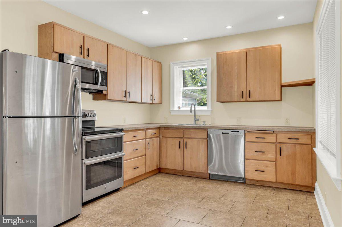 301 Boxwood Road Wilmington, DE 19804 - Photo 9 of 50 1st Floor 2-Bedroom Apt - Kitchen
