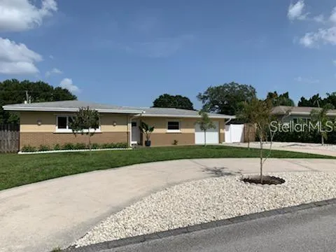 $2,300 | 527 Eastview Road, Largo, FL 33770