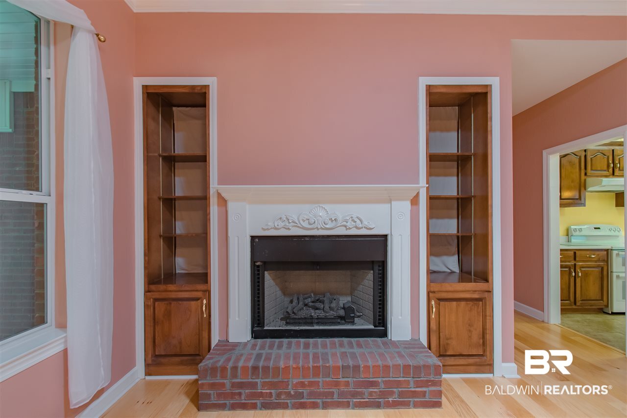 163 Hawthorne Circle Fairhope, AL 36532 - Photo 11 of 37 Great Room Fireplace