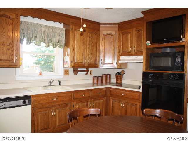 3829 River Road Hopewell, VA 23860 - Photo 2 of 12 Kitchen