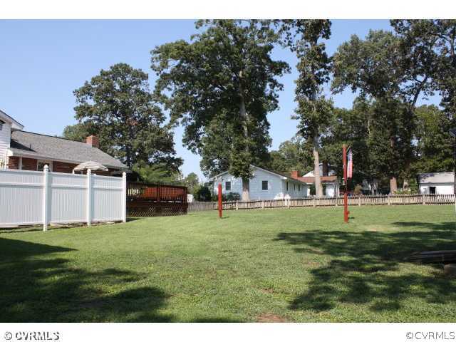 3829 River Road Hopewell, VA 23860 - Photo 6 of 12 Yard/Garden