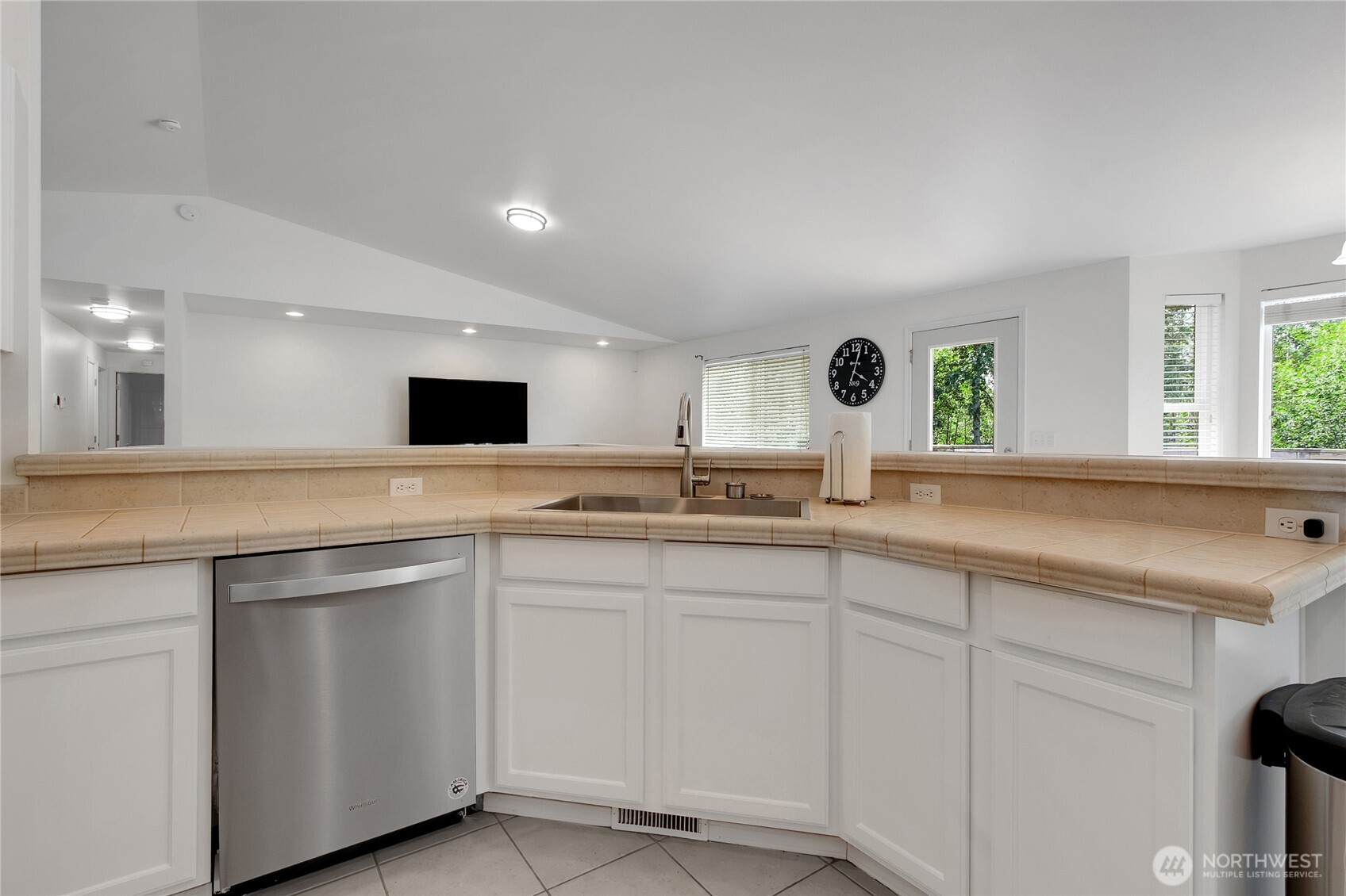 12311 Holtz Road East Eatonville, WA 98328 - Photo 23 of 34