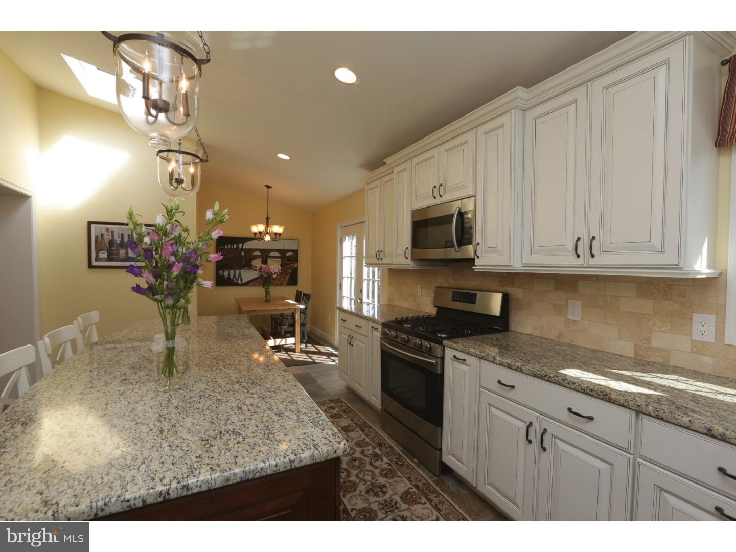 402 Crest Road Oreland, PA 19075 - Photo 3 of 25 Gallery Image 3