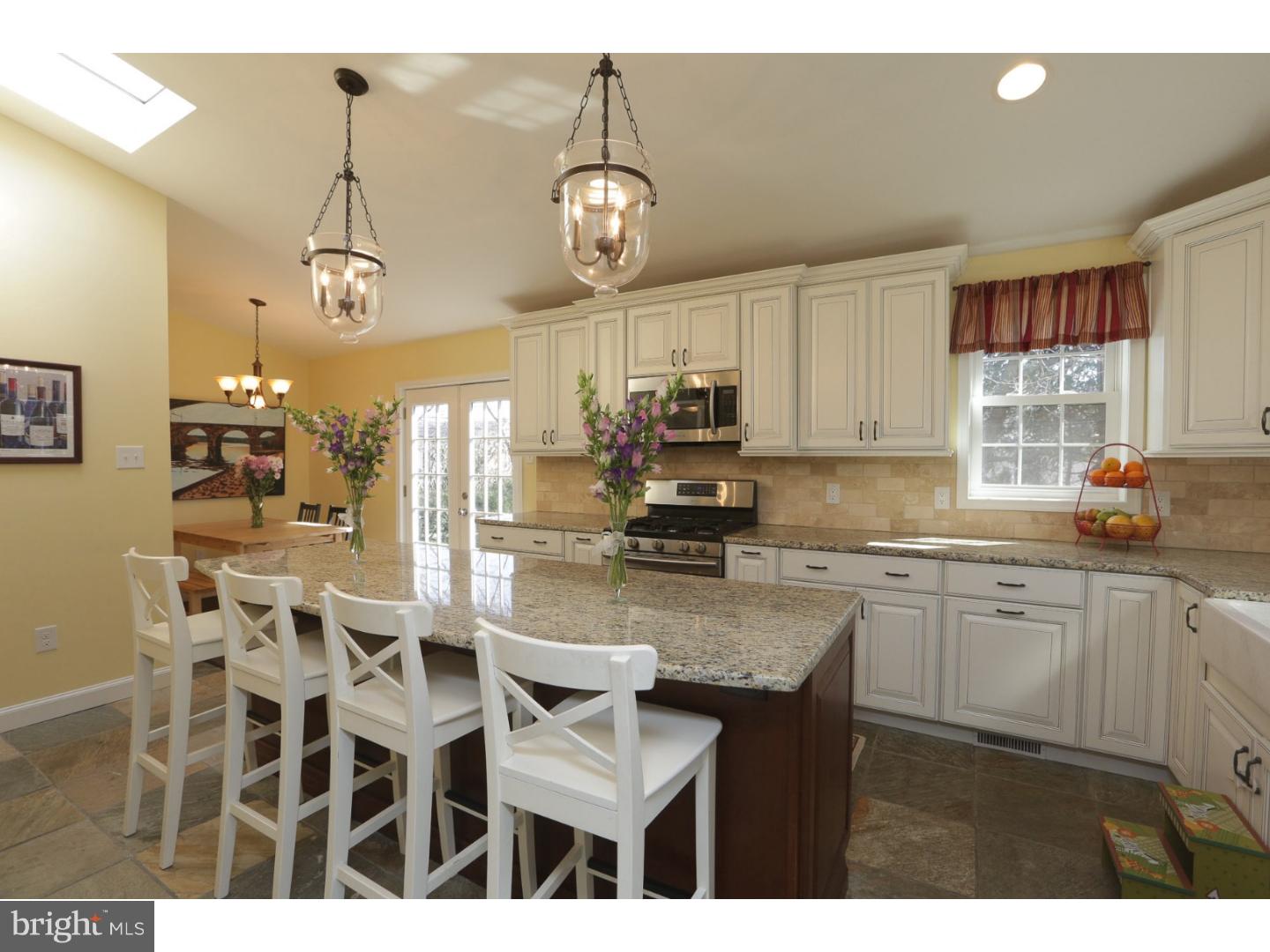 402 Crest Road Oreland, PA 19075 - Photo 4 of 25 Gallery Image 4
