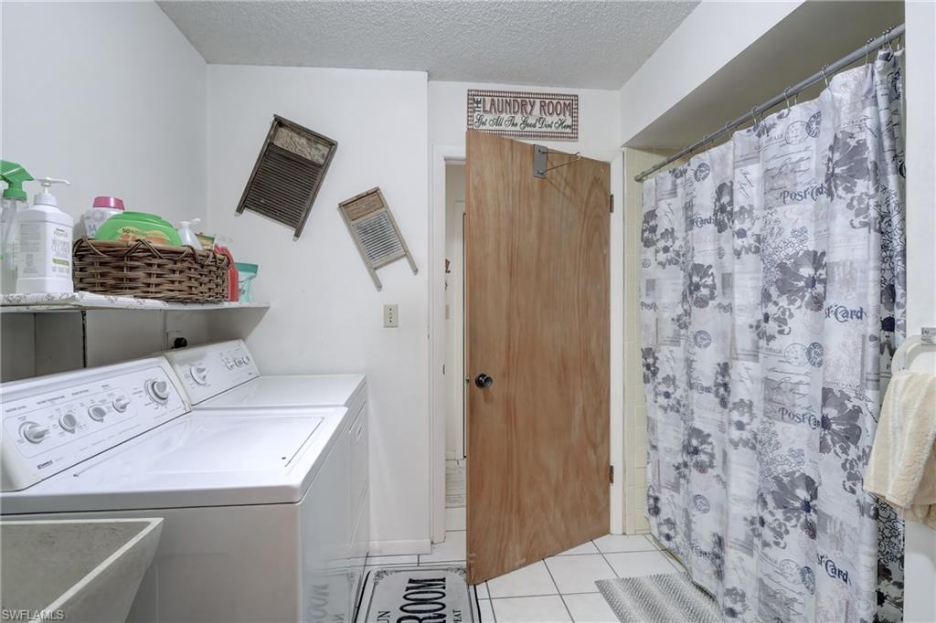 525 15th Street Southwest Naples, FL 34117 - Photo 14 of 35