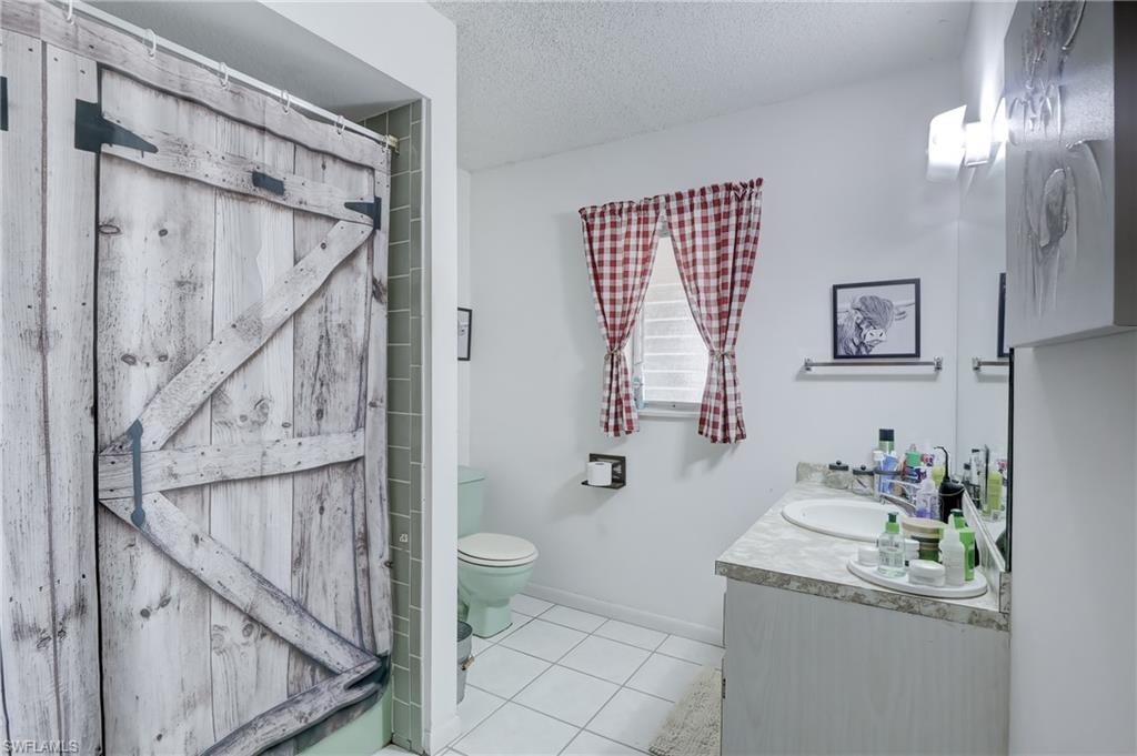 525 15th Street Southwest Naples, FL 34117 - Photo 16 of 35