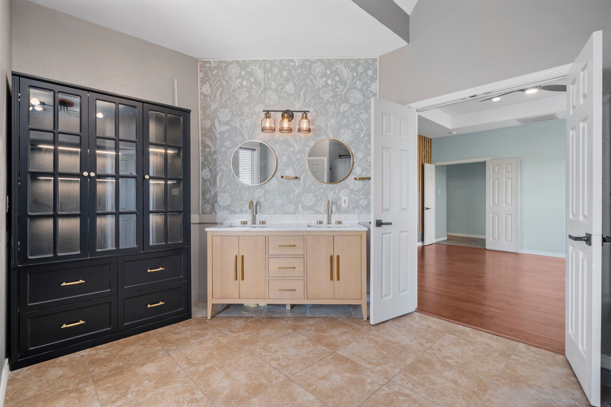 7740 Farm To Market 1462 Rosharon, TX 77583 - Photo 18 of 35 wooden floor with a cabinet and a shower