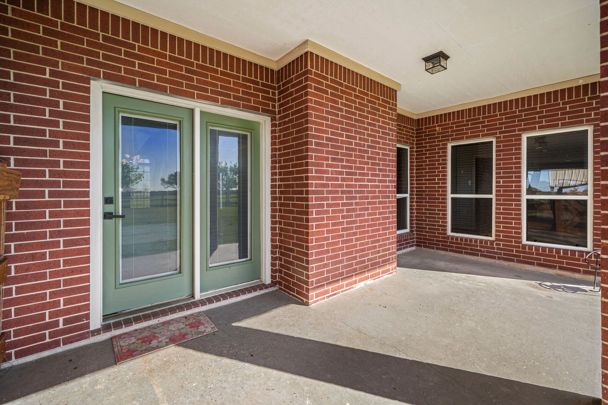 7740 Farm To Market 1462 Rosharon, TX 77583 - Photo 24 of 35 a front view of a house with a garage