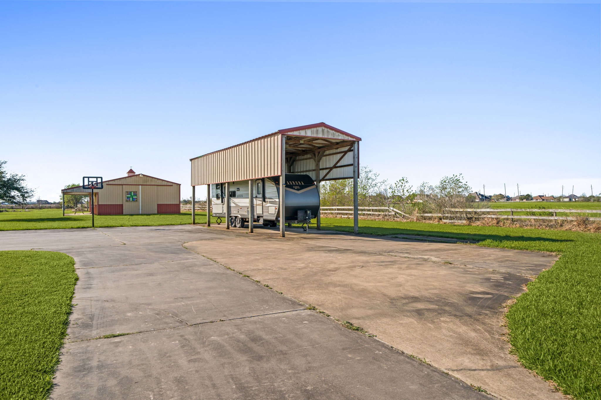 7740 Farm To Market 1462 Rosharon, TX 77583 - Photo 29 of 35 a view of a house with a big yard