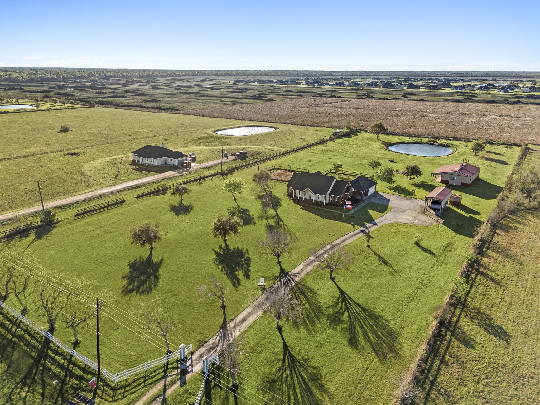 7740 Farm To Market 1462 Rosharon, TX 77583 - Photo 32 of 35 an aerial view of a swimming pool